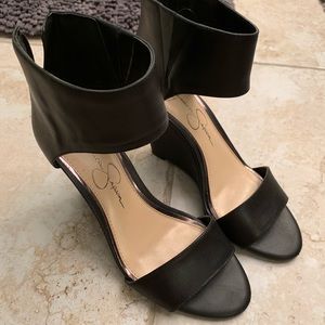 Jessica Simpson heels